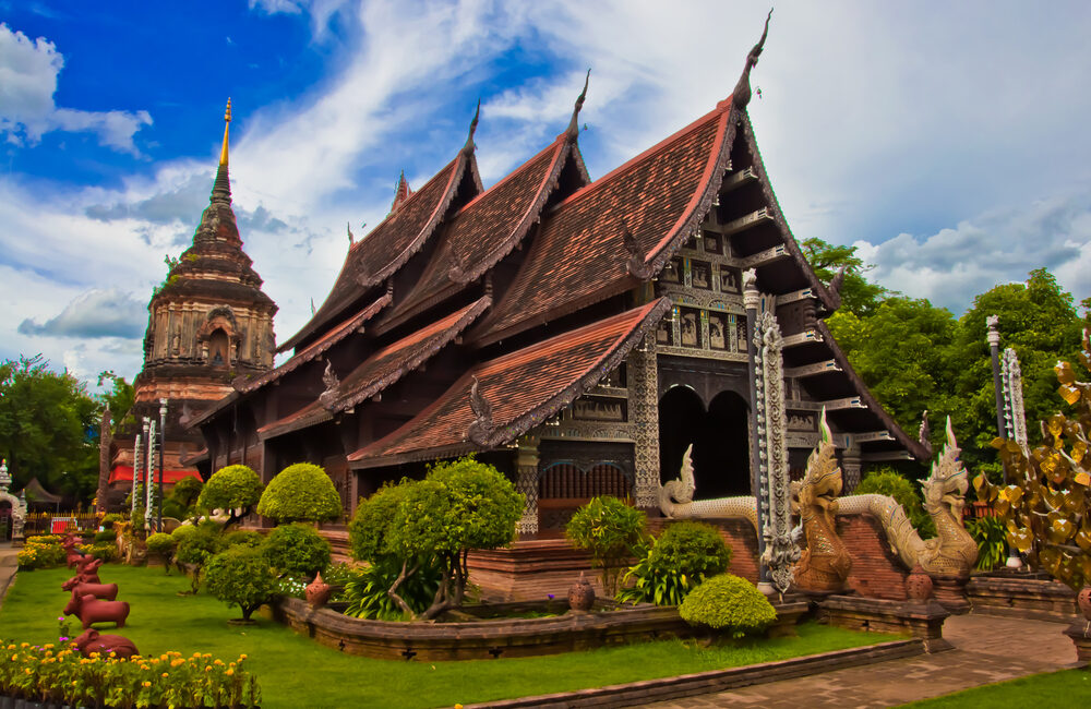 How to Travel to Chiang Mai without Having to Carry Your Luggage