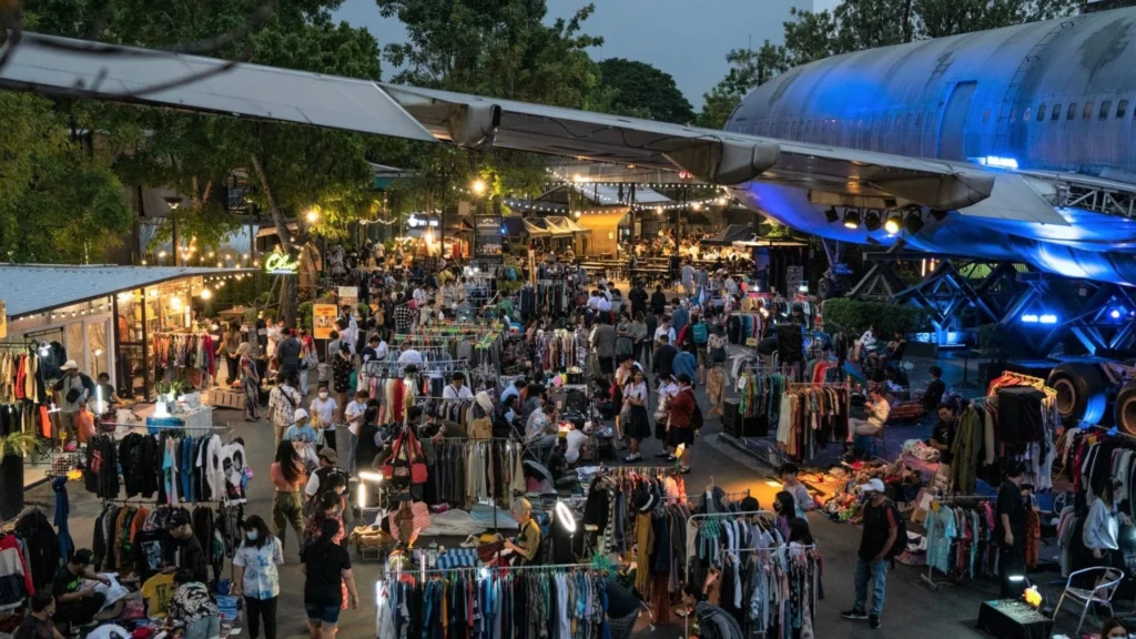 Chang Chui Night Market – The Art Market