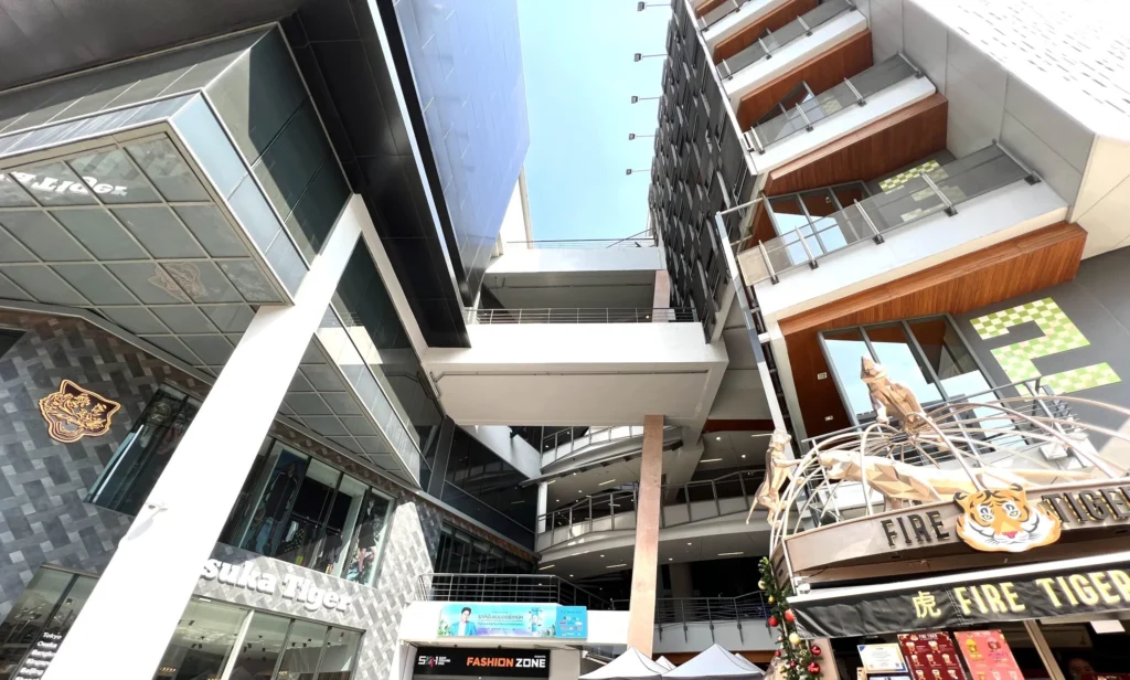 Siam Square One – The Urban Hangout Spot