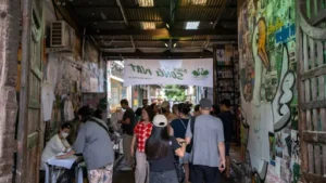 Song Wat Road for Cafes and History