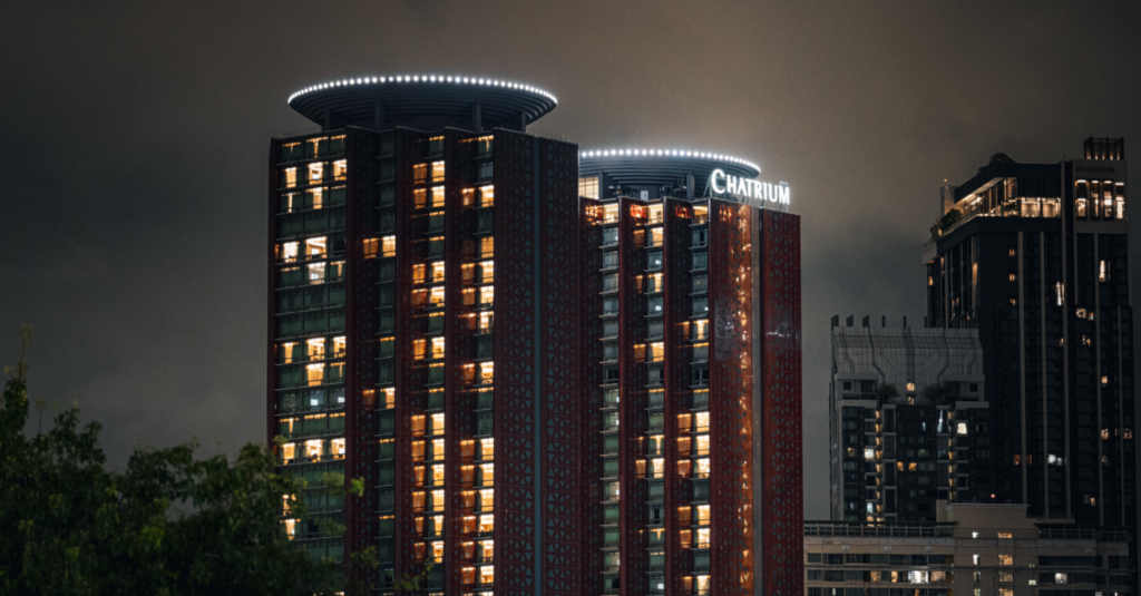 Where to find the best hotel facilities in Bangkok?
