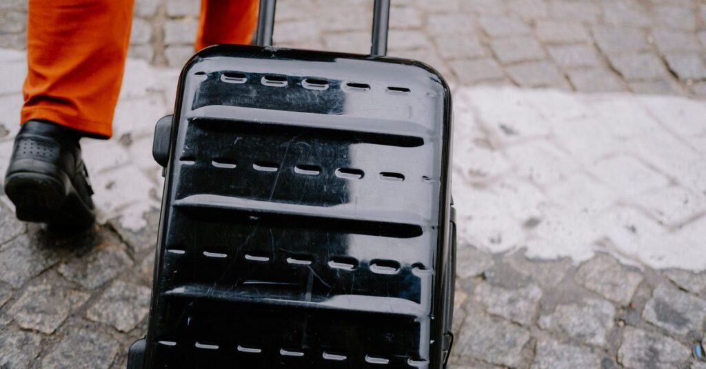 How to keep luggage safe while you go travelling